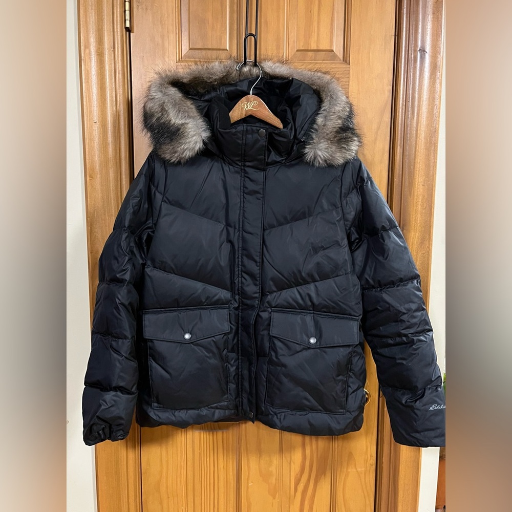 Ladies women’s Eddie Bauer winter ski jacket large down